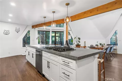 Kitchen - 1349 Valley Vw, Crestline, CA 92325 photo 3 of 5