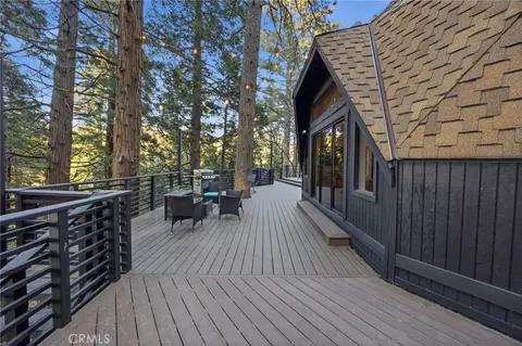 Exterior - 1349 Valley Vw, Crestline, CA 92325 photo 5 of 12