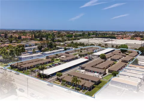 19131 Delaware St, Huntington Beach, CA 92648