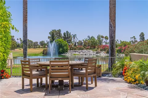 228 W Kavenish Dr W, Rancho Mirage, CA 92270