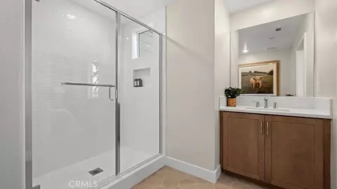 Bath - 840 Sonia, Irvine, CA 92618 photo 4 of 4