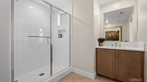 Bath - 840 Sonia, Irvine, CA 92618 photo 4 of 4