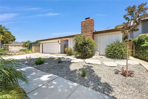 112 Stanford Ln, Seal Beach, CA 90740