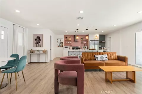 2214 Edna Dr, Santa Ana, CA 92706