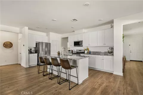 Kitchen - 20996 Mountain Gate Dr, Riverside, CA 92507 photo 4 of 5