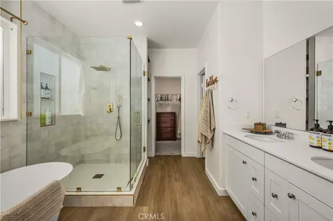 Bath - 20996 Mountain Gate Dr, Riverside, CA 92507 photo 1 of 4