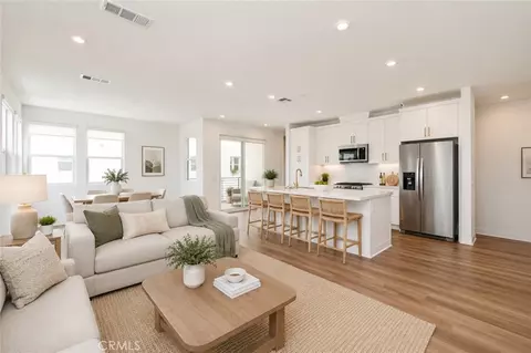 1515 W Bushell St, Anaheim, CA 92805