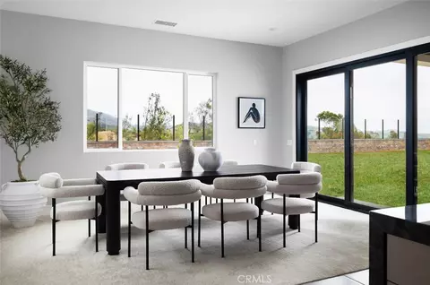 Dining - 18510 Boulder Blf, Silverado, CA 92676 photo 1 of 1