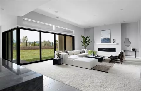 Living - 18510 Boulder Blf, Silverado, CA 92676 photo 3 of 7
