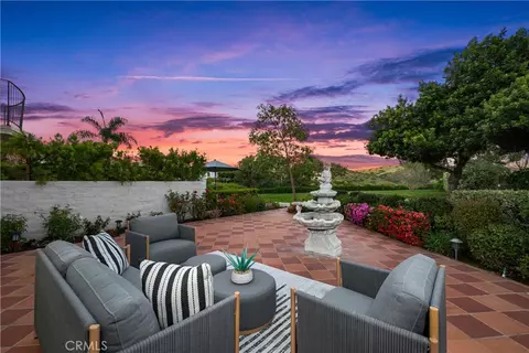 2 Mirador, Irvine, CA 92612