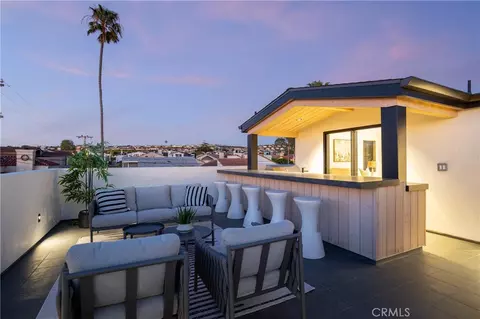 519 Narcissus Ave, Corona Del Mar, CA 92625