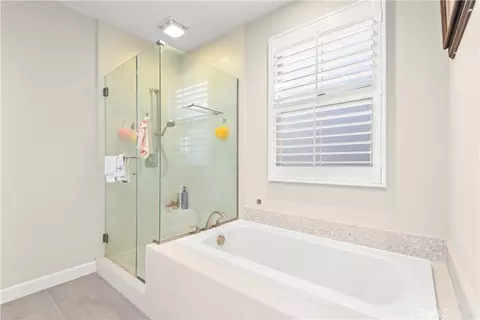 Bath - 72 Granite Path, Irvine, CA 92620 photo 4 of 7