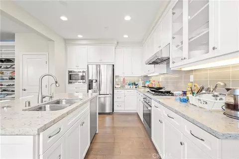 Kitchen - 72 Granite Path, Irvine, CA 92620 photo 3 of 5