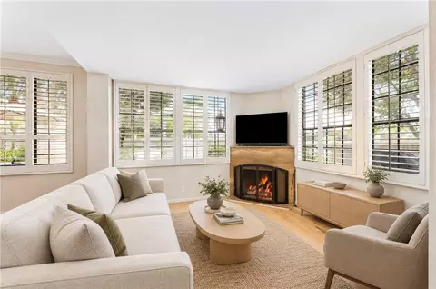 1 Sea Cove Ln, Newport Beach, CA 92660