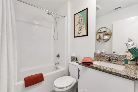 Bath - 344 Zest Ln, Fallbrook, CA 92028 photo 5 of 5