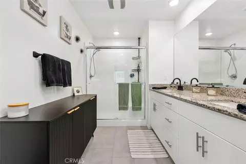 Bath - 344 Zest Ln, Fallbrook, CA 92028 photo 2 of 5