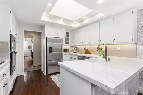 30 Jetty Dr, Corona Del Mar, CA 92625