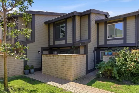 1095 Mesa Blf, Costa Mesa, CA 92627