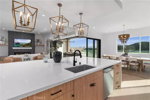 Kitchen - 18411 Boulder Blf, Silverado, CA 92676 photo 1 of 5