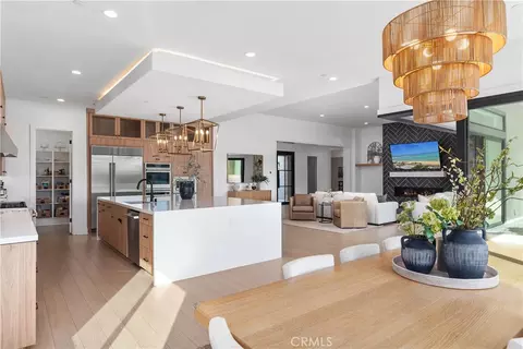 Dining - 18411 Boulder Blf, Silverado, CA 92676 photo 1 of 2