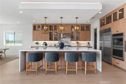 Kitchen - 18411 Boulder Blf, Silverado, CA 92676 photo 4 of 5