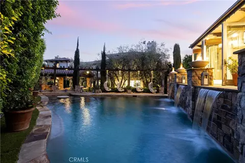 9981 Foxrun Rd, North Tustin, CA 92705