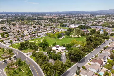View/Area - 9 Badger Pass, Irvine, CA 92604 photo 4 of 12