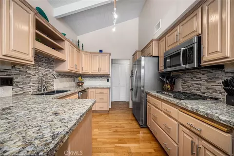 Kitchen - 9 Badger Pass, Irvine, CA 92604 photo 1 of 2