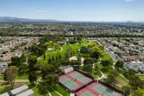 View/Area - 9 Badger Pass, Irvine, CA 92604 photo 5 of 12