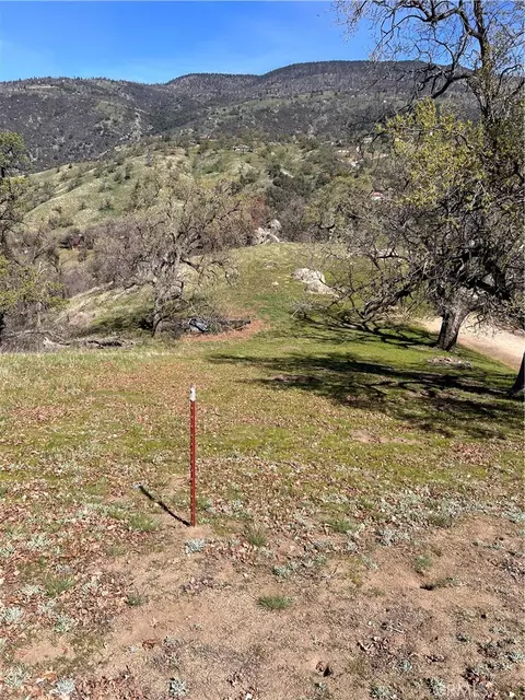 24200 Canyon Ct, Tehachapi, CA 93571
