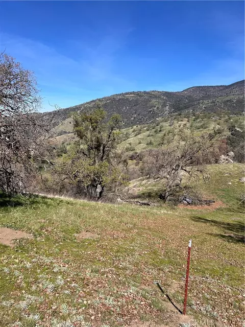 24200 Canyon Ct, Tehachapi, CA 93571 photo 2