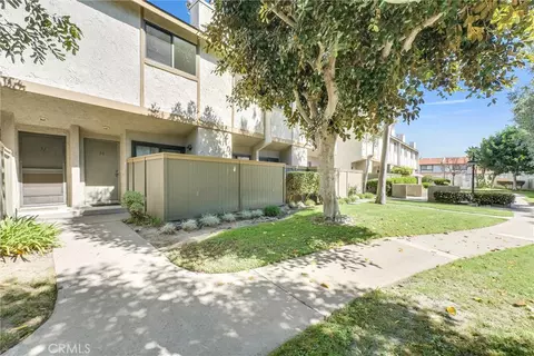 2000 W Palmyra #30, Orange, CA 92868