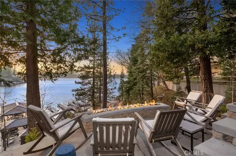496 N State Highway 173, Lake Arrowhead, CA 92352