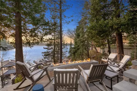 496 N State Highway 173, Lake Arrowhead, CA 92352