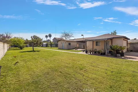 Exterior - 420 W Tichenor St, Compton, CA 90220 photo 4 of 16