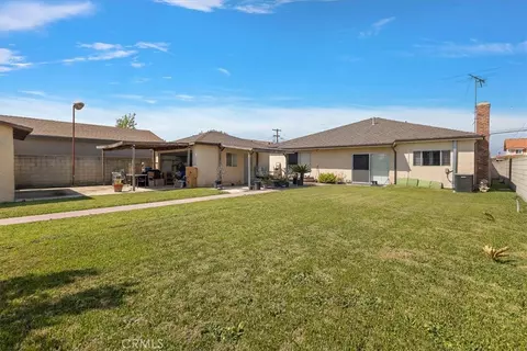 Exterior - 420 W Tichenor St, Compton, CA 90220 photo 5 of 16