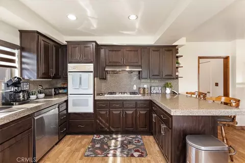 Kitchen - 420 W Tichenor St, Compton, CA 90220 photo 3 of 5