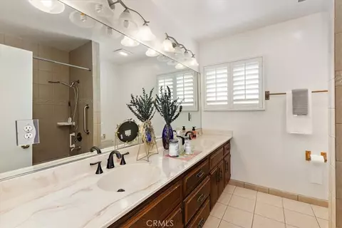 Bath - 420 W Tichenor St, Compton, CA 90220 photo 1 of 2