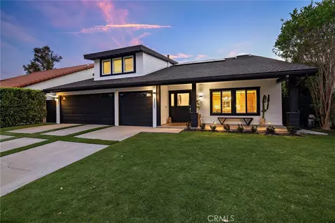 2705 Starbird Dr, Costa Mesa, CA 92626