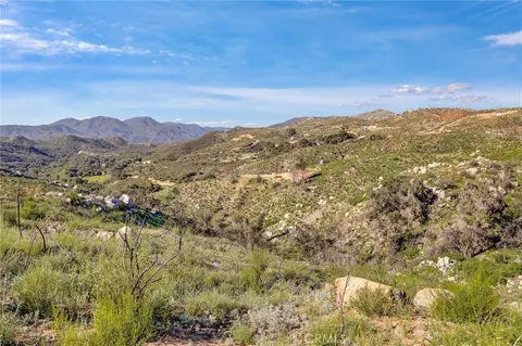 2 Decker Canyon Rd, Ortega Mountain, CA 92530