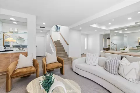 909 Muirfield Dr, Newport Beach, CA 92660