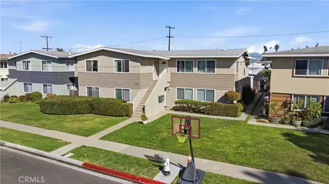 2940 Peppertree, Costa Mesa, CA 92626 photo 2
