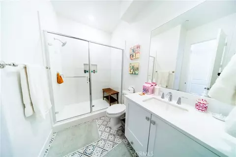 Bath - 151 Sash, Irvine, CA 92618 photo 2 of 4