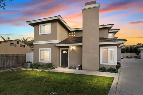 389 Ralcam Pl, Costa Mesa, CA 92627
