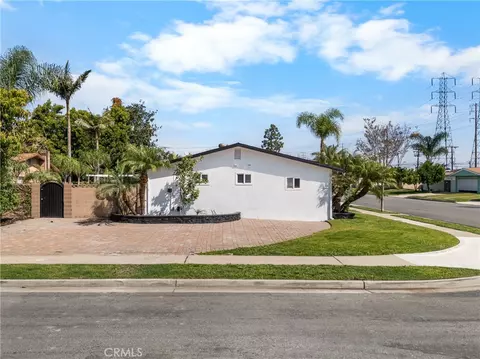 16551 Lucia Ln, Huntington Beach, CA 92647