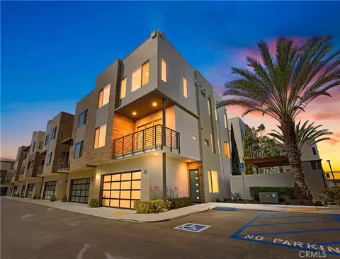 39 Ebb Tide Cir, Newport Beach, CA 92663