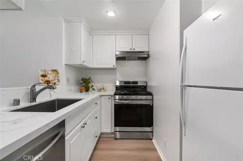 Kitchen - 89 Lemon Grv, Irvine, CA 92618 photo 1 of 4