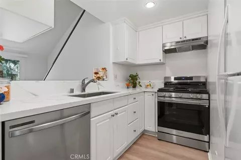 Kitchen - 89 Lemon Grv, Irvine, CA 92618 photo 2 of 4