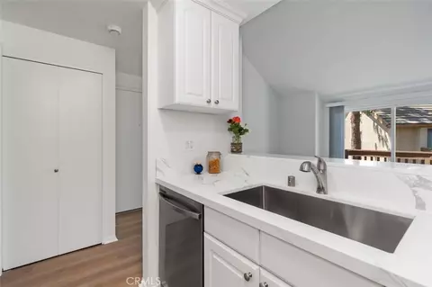 Kitchen - 89 Lemon Grv, Irvine, CA 92618 photo 4 of 4