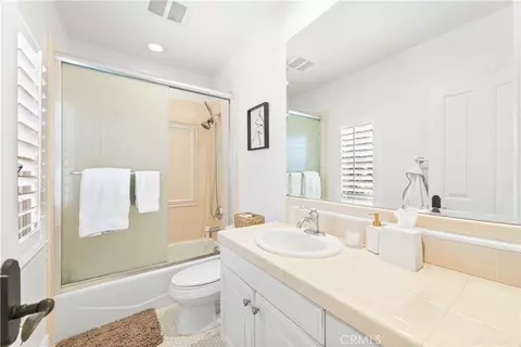 Bath - 26 View Ter, Irvine, CA 92603 photo 8 of 9